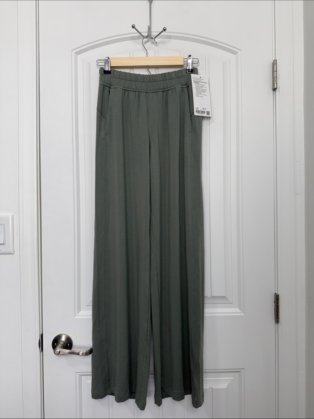 Lululemon BeCalm Mid-Rise Wide Leg Pant NWT Size XXS Willow Leaf